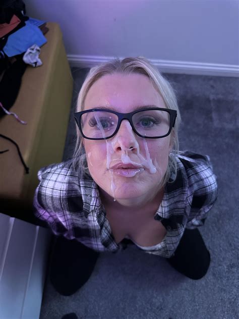She's a keeper : r/cumsluts .